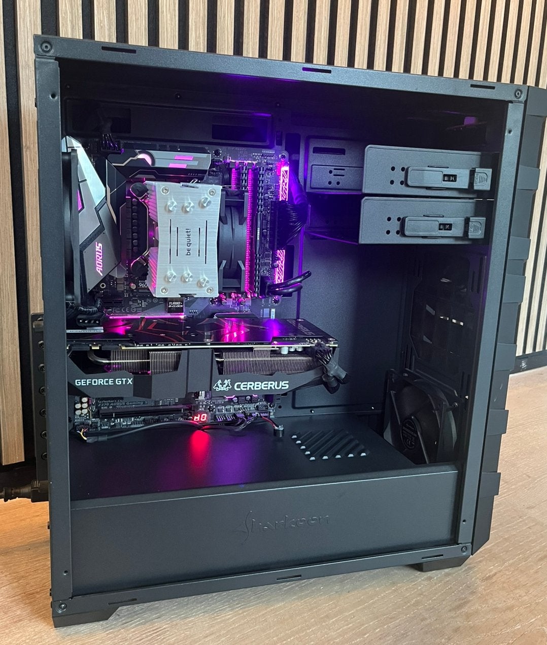 Mooie RGB Game PC GTX 1070Ti, I5 8500, 16GB RAM, SSD en HDD, Ophalen, Gebruikt, Zelf gebouwde pc, 2 TB