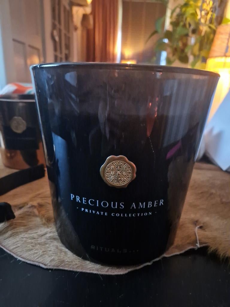 Rituals Precious Amber Geurkaars - 2500, Huis en Inrichting, Overige materialen, Gebruikt, Zwart, Ophalen of Verzenden