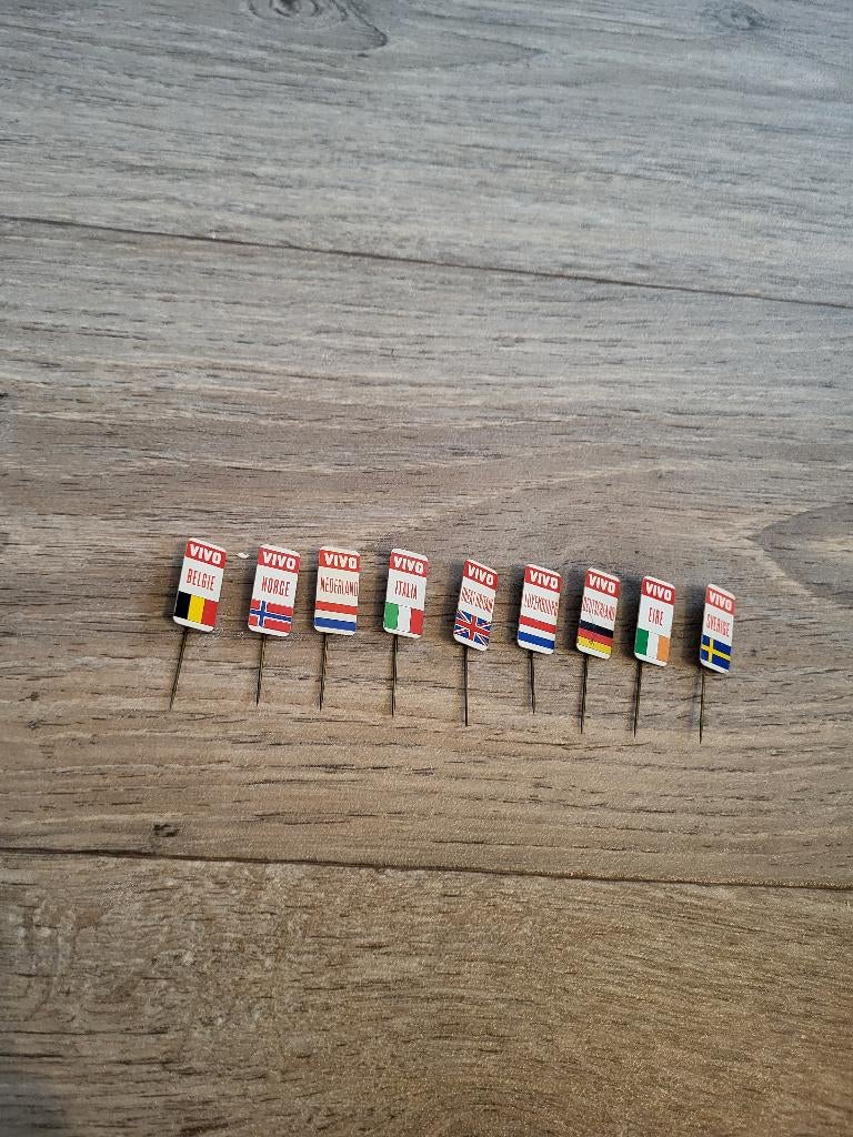 9x Pins Speldjes VIVO Verkeersspeldjes, Ophalen of Verzenden, Zo goed als nieuw