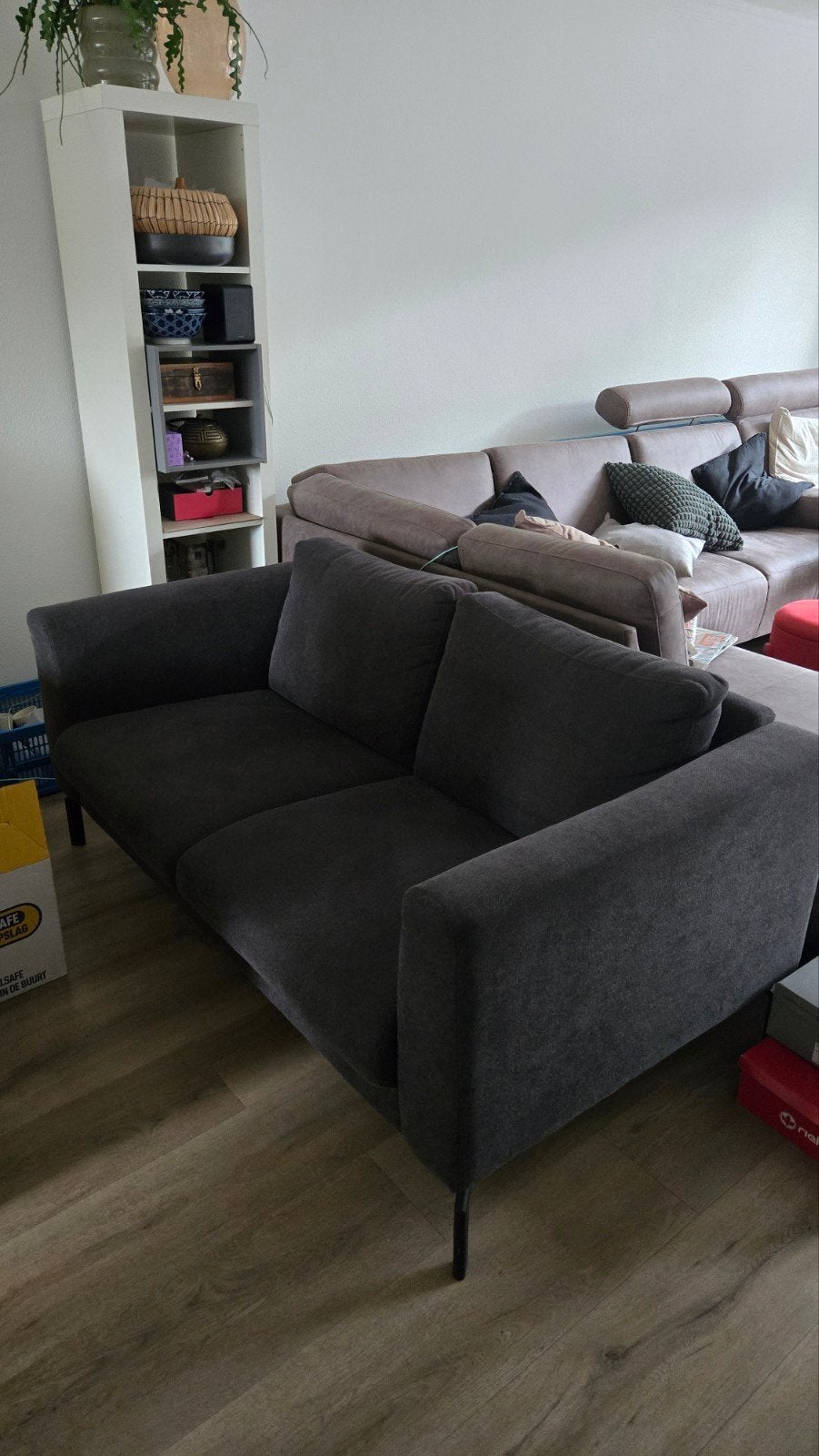 Comfortabele 2-zitsbank, donkergrijs, Huis en Inrichting, Banken | Bankstellen, Ophalen, 150 tot 200 cm, Tweepersoons, 75 tot 100 cm