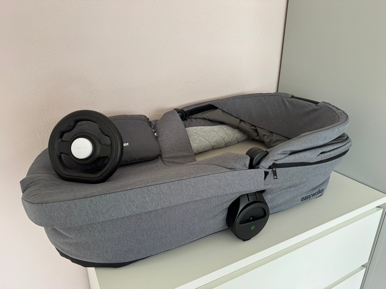 Easywalker Harvey3 reiswieg nieuw en stuurtje, Kinderen en Baby's, Kinderwagens en Combinaties, Nieuw, Combiwagen, Met reiswieg