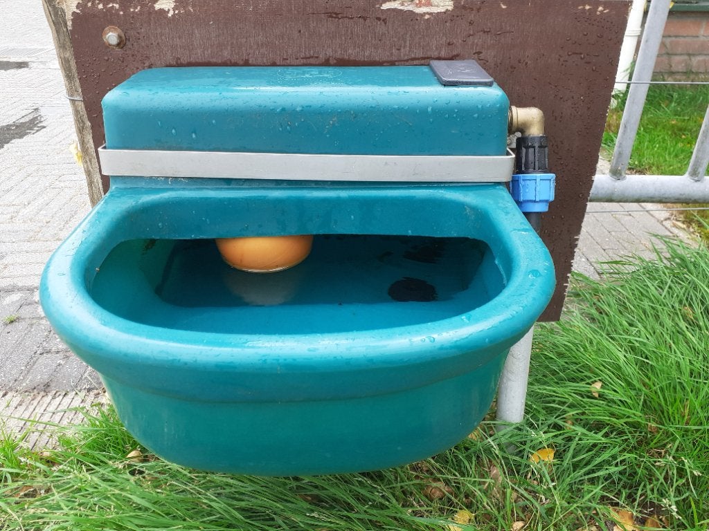 Te koop een vlotter waterdrinkbak, Ophalen, Zo goed als nieuw