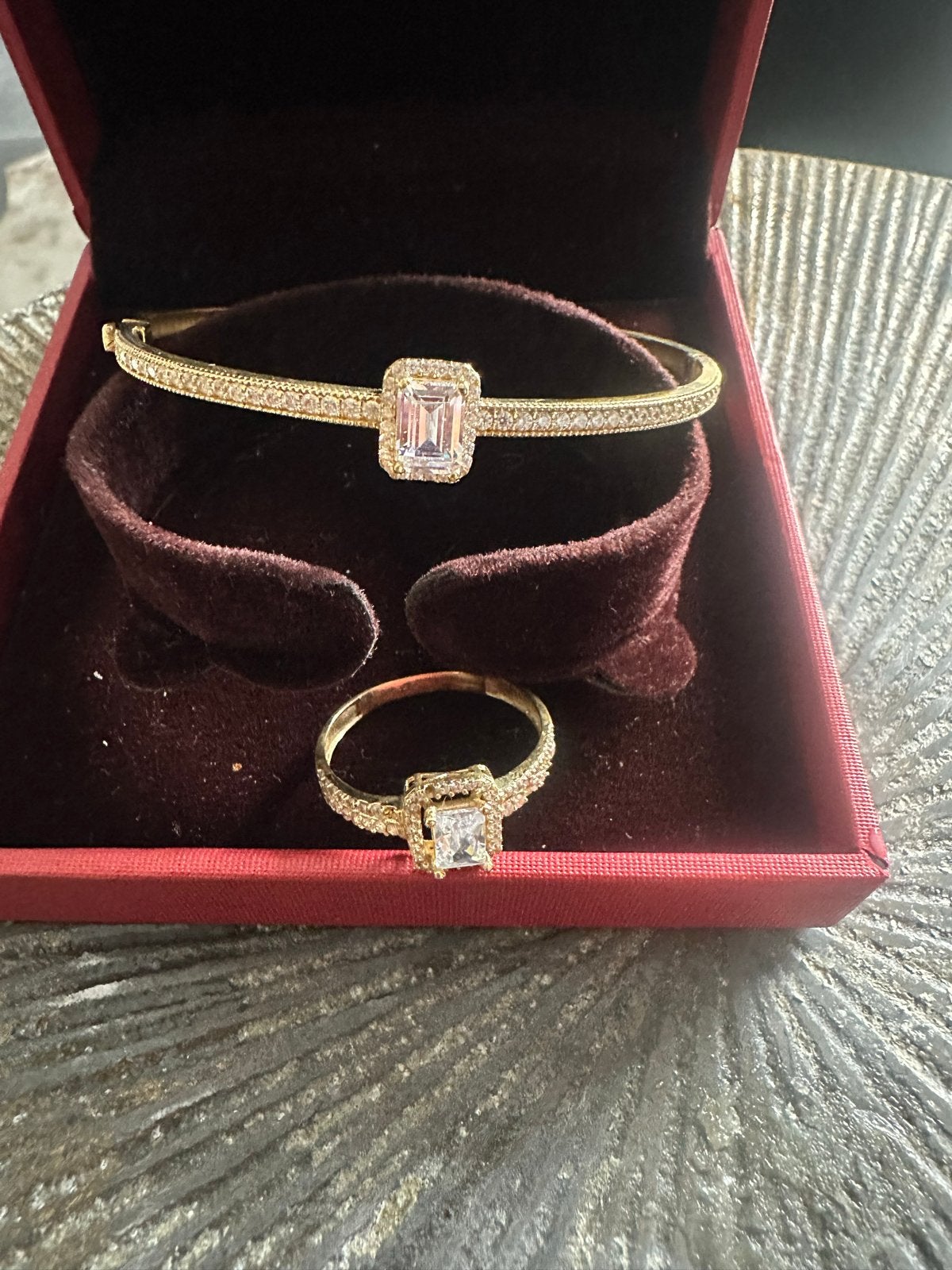 18 Karaat Gouden Armband en Ring Set - 10.5 gram, Ophalen of Verzenden, Zo goed als nieuw, 17 tot 18, Met edelsteen