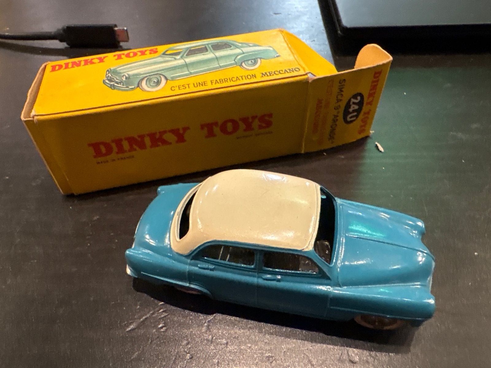 Dinky Toys 24U Simca 9 Aronde - Klassiek Model 1:43, Ophalen of Verzenden, Gebruikt, Auto, Dinky Toys