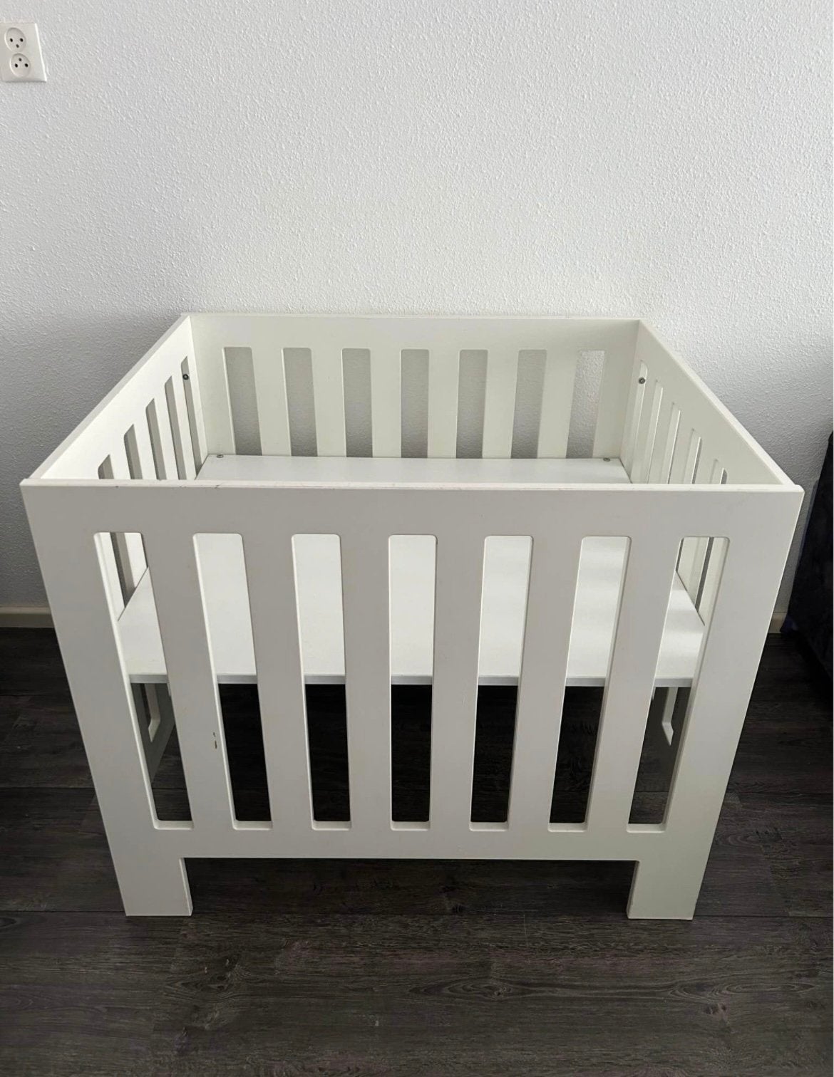 Wit baby box incl. matras, Ophalen, Zo goed als nieuw