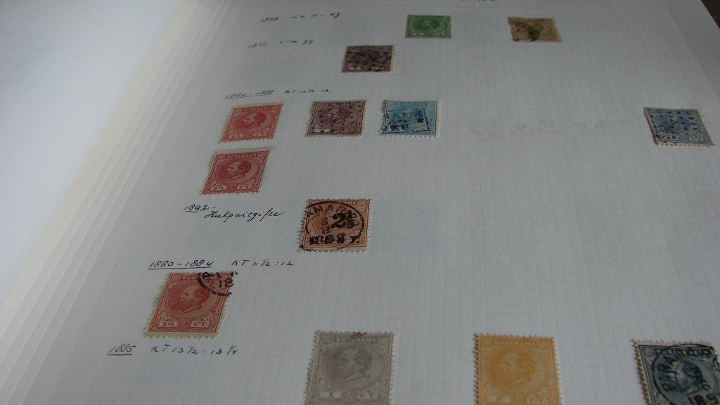 Suriname op bladen, Ophalen of Verzenden, Buitenland