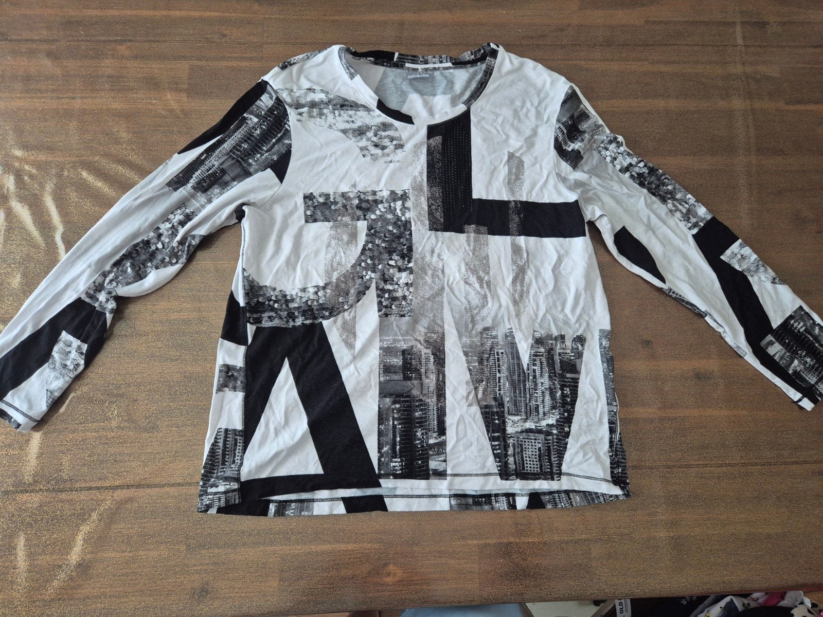 RYB Lang Mouw T-shirt Zwart Wit Print Maat L, Zwart, Maat 42/44 (L), Ophalen of Verzenden, Zo goed als nieuw