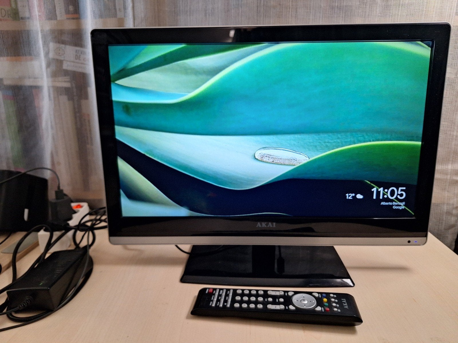 AKAI AL2225CI LCD TV - geschikt voor Chromecast, Audio, Tv en Foto, Ophalen, Gebruikt, 50 Hz, 40 tot 60 cm