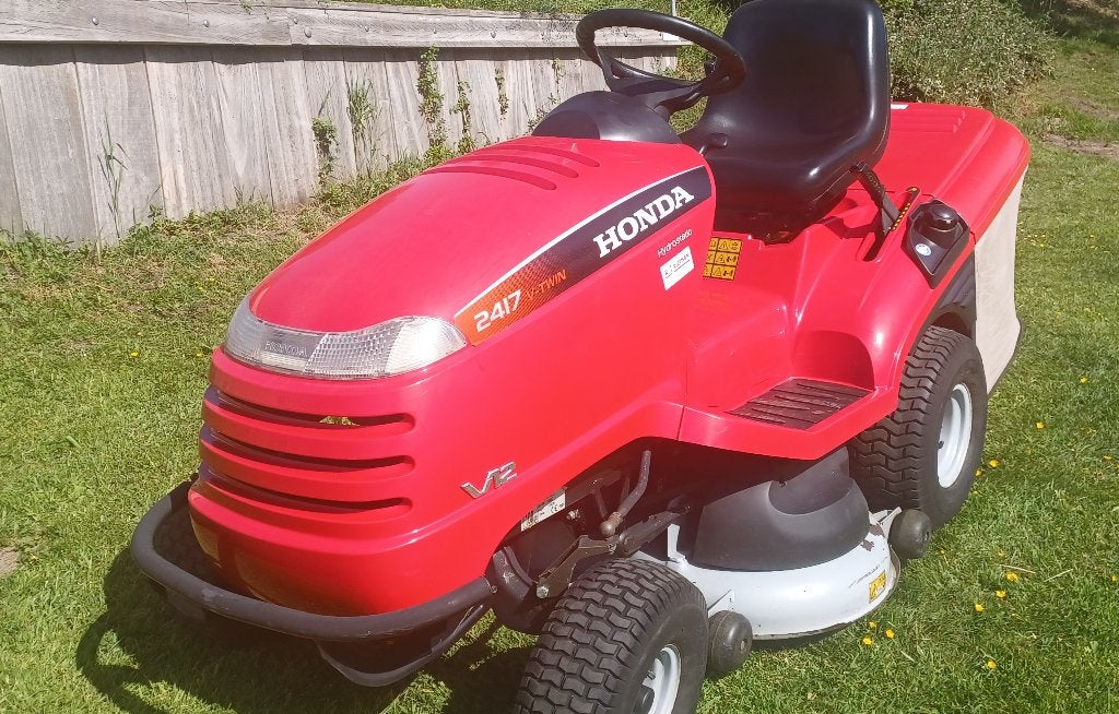 Honda HF 2417  HME V Twin zitmaaier met opvang, Tuin en Terras, Zitmaaiers, Ophalen, Honda, Honda, Crystal Building B – Unit B11.2 2909 LK Capelle aan den IJsel