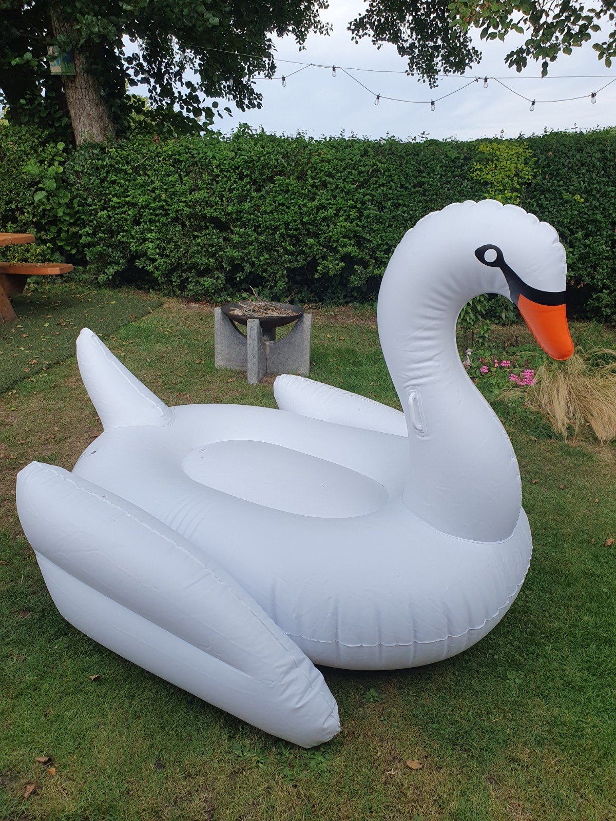 Grote opblaasbare witte zwaan eiland voor zwembad of feest, Ophalen, Zo goed als nieuw