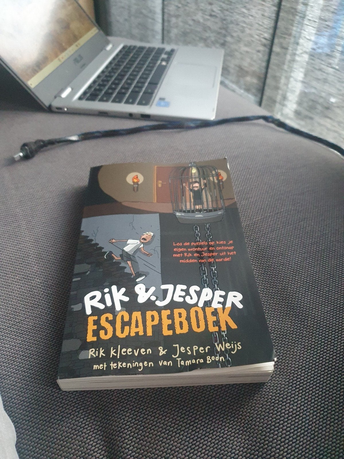Rik & Jesper Escapeboek - Los de puzzels op!, Boeken, Ophalen of Verzenden, Zo goed als nieuw, Rik Kleeven & Jesper Weijs, Fictie algemeen