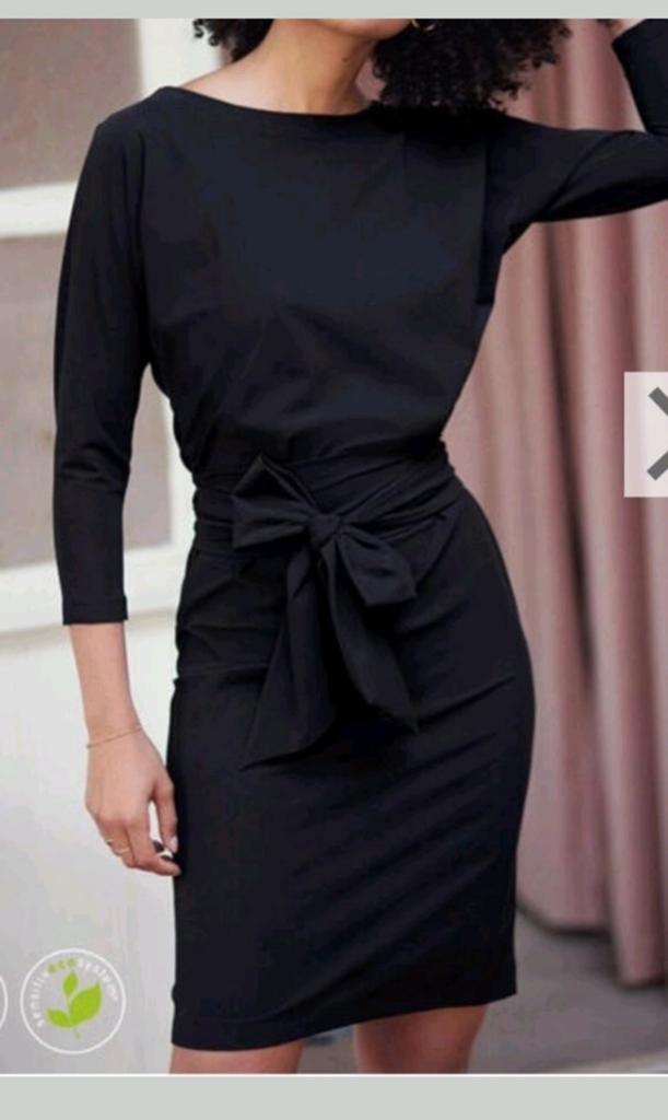 Basic zwart jurkje ladress carla mt m l la dress, Kleding | Dames, Jurken, Verzenden, Zwart, Maat 42/44 (L), Zo goed als nieuw