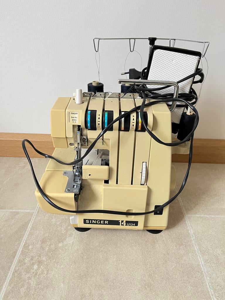 Singer lock machine, Ophalen, Gebruikt, Lockmachine, Singer