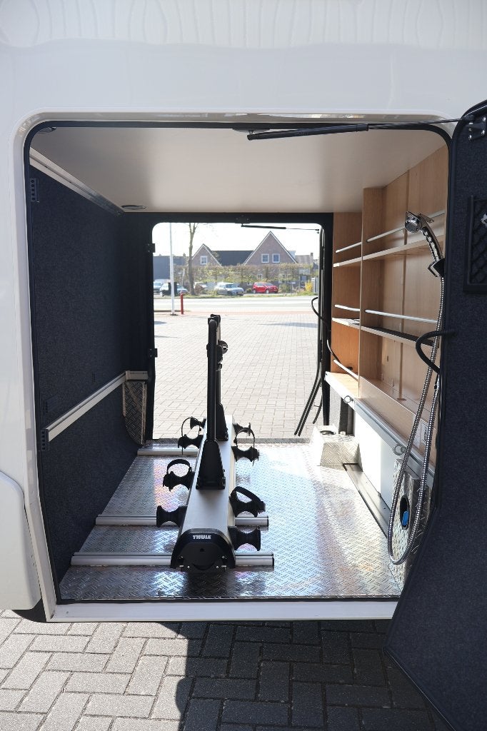 Foto 10 van Hymer BMC-I 600 WhiteLine ! BOVENKASTEN ! ALDE ! E&P LEVEL !