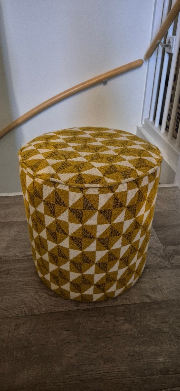 Retro Poef - Zo goed als nieuw - Ø 35cm, 37cm hoog, Minder dan 50 cm, Rond, Minder dan 50 cm, Ophalen of Verzenden