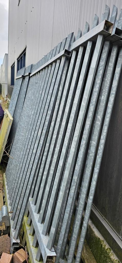 Metalen hekwerkdelen, Ophalen