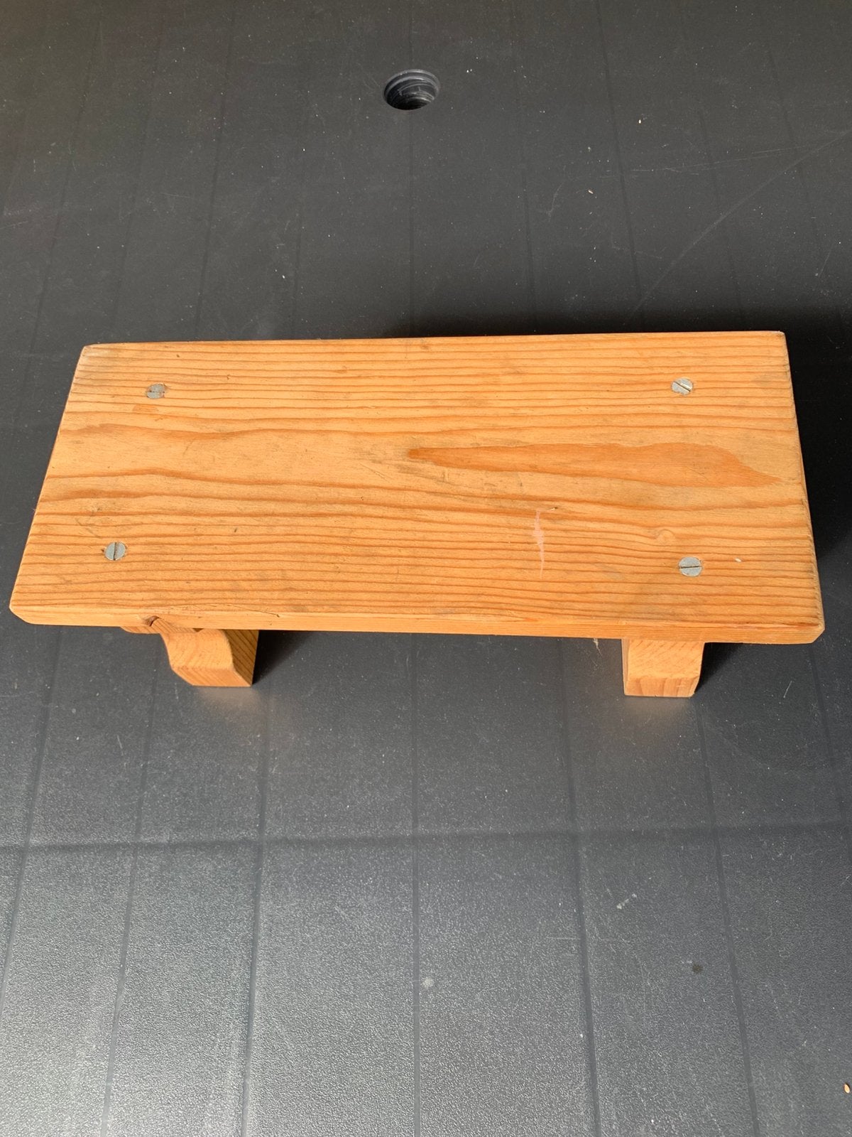 Een eigengemaakt krukje/opstapje van hout., Ophalen of Verzenden, Gebruikt, Staal