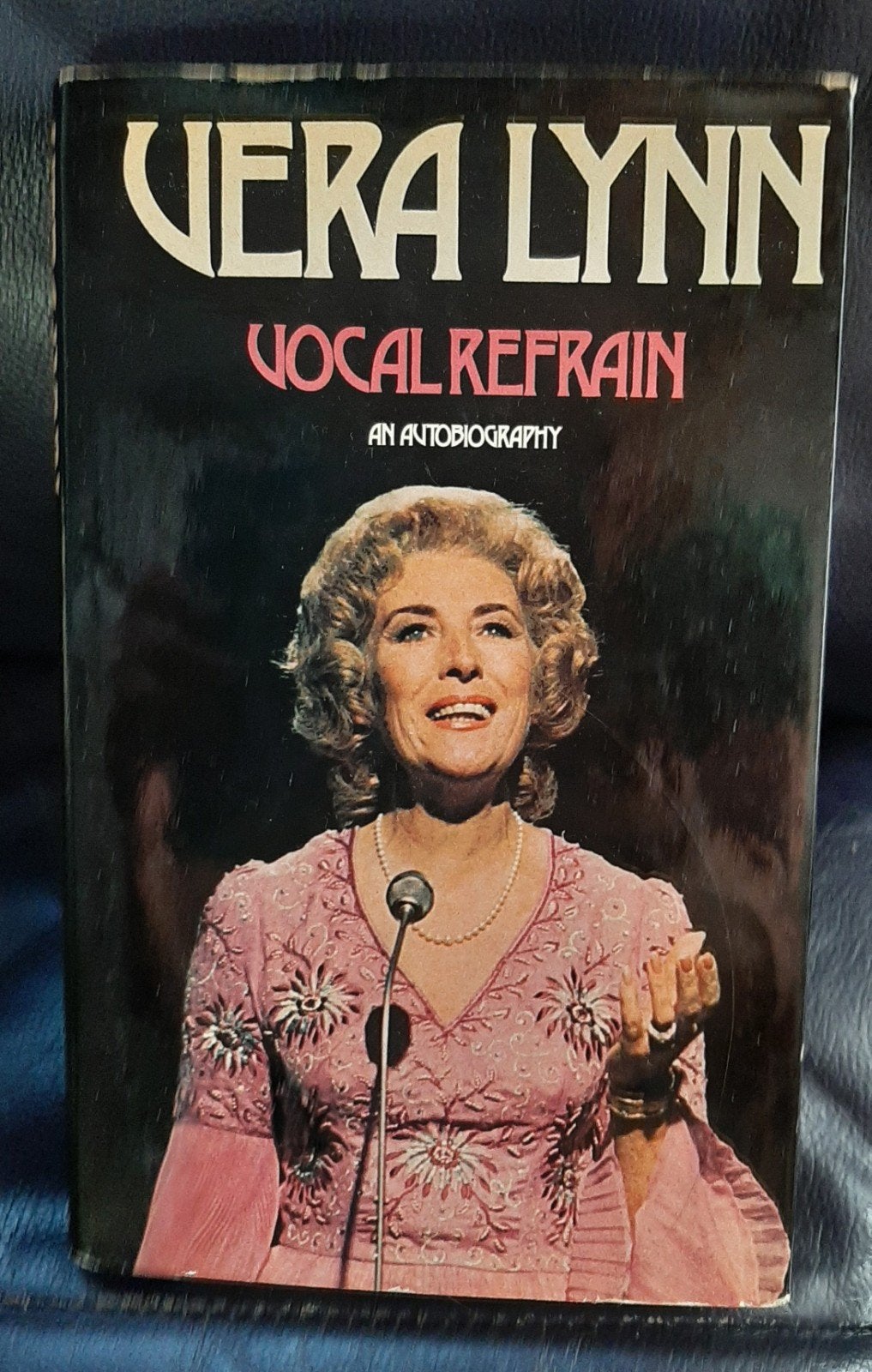 Vera Lynn - Vocal Refrain - an autobigraphy, Ophalen of Verzenden, Gelezen, Vera Lynn