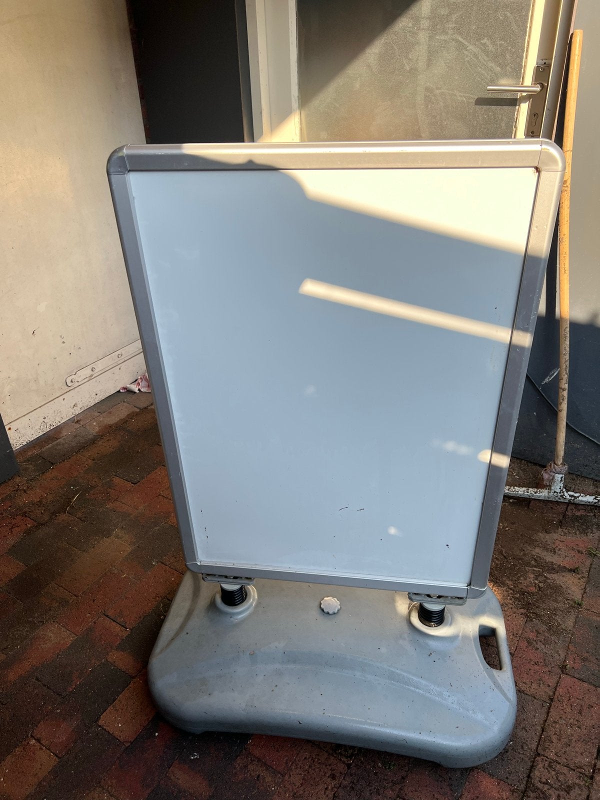 Gratis: Kappersstoelen met haardrogers en stoepbord, Ophalen of Verzenden