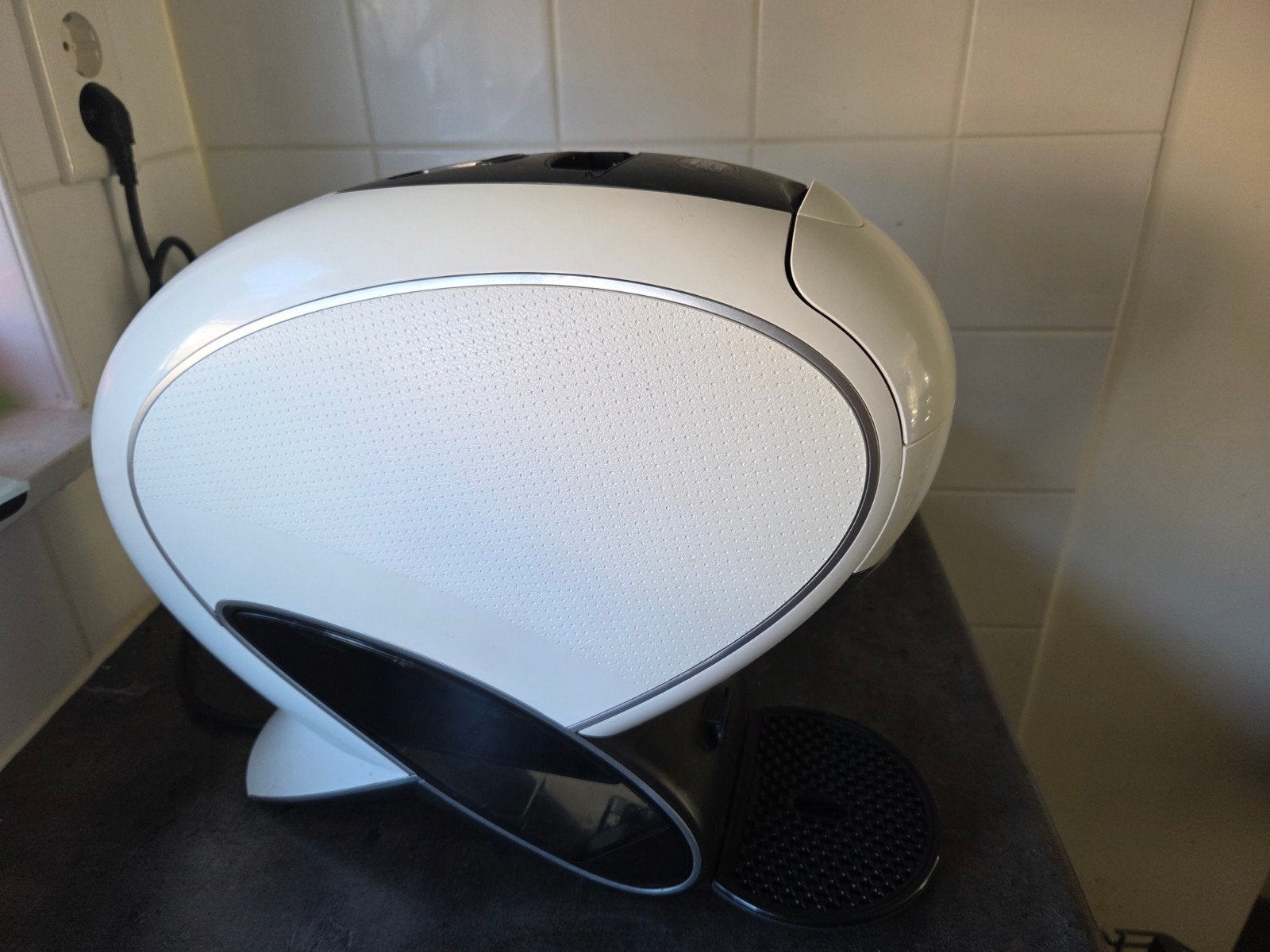 Nescafé Dolce Gusto koffiezetapparaat, Witgoed en Apparatuur, Ophalen, Koffiepads en cups, Gebruikt, Koffiemachine