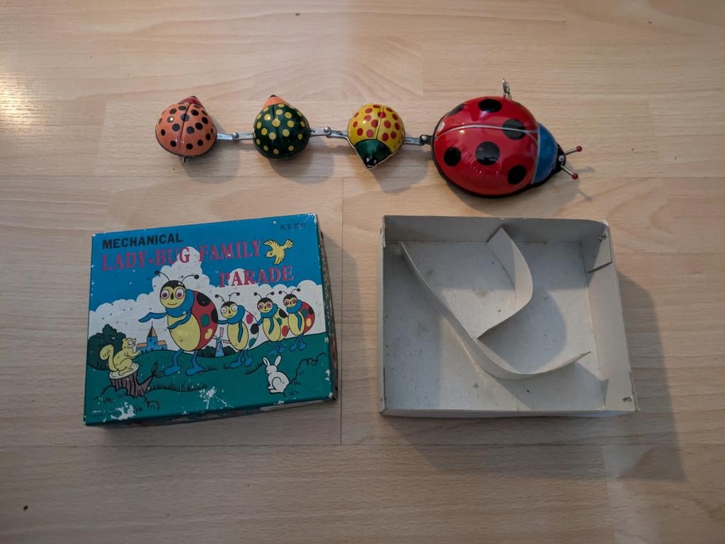 Antieke jaren '50 blikken Lady Bug Family kever, Japan, Ophalen of Verzenden