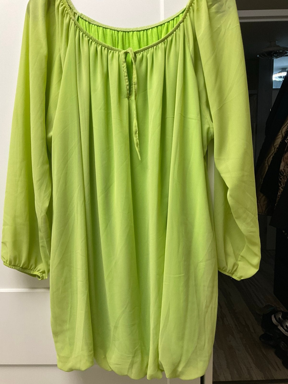 tuniek met lange mouwen lijmgroen ballon top met elastiek, Ophalen of Verzenden, Zo goed als nieuw, Groen