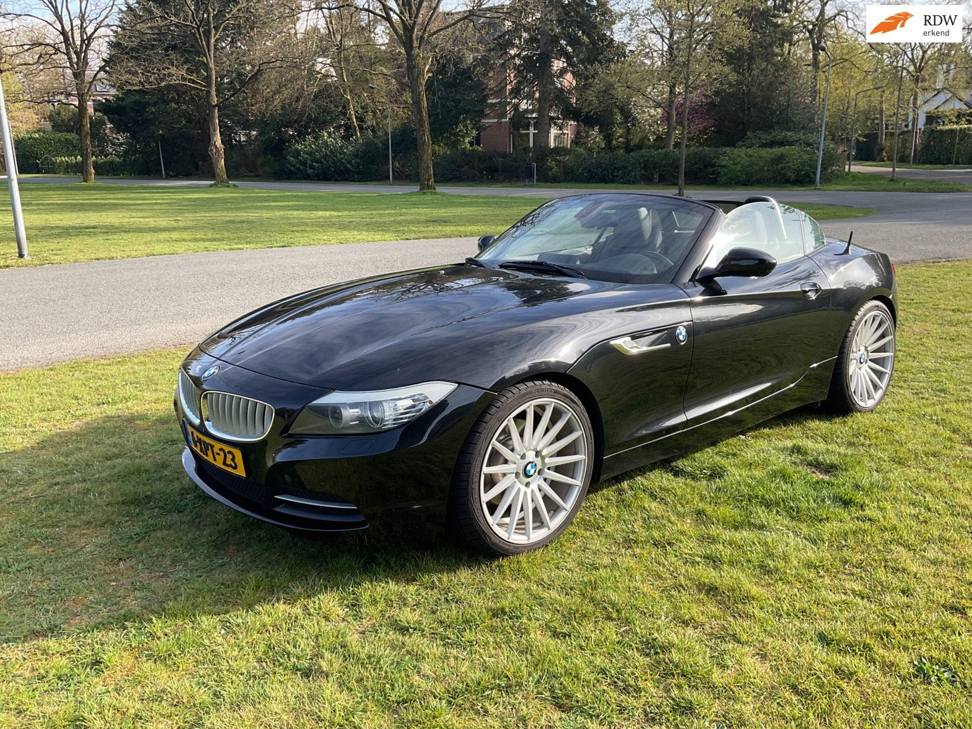 BMW Z4 Roadster SDrive30i, izgst, vol opties, met nieuwe APK, Auto's, BMW, Achterwielaandrijving, Gebruikt, Zwart, Cabriolet