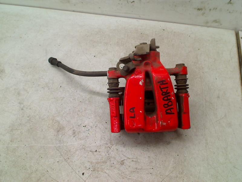 Remklauw Links Achter rood Abarth 500/595/695 2017 77365750, Auto-onderdelen, Stellantis N.V., Gebruikt, Webaccessibility@stellantis.com