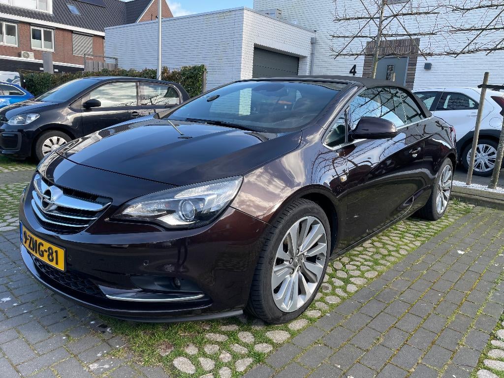 Opel Cascada 1.4 Turbo Cosmo 2015 met nieuwe Cabriokap !, Auto's, Opel, Particulier, Cascada, Bluetooth, Cruise Control, Hill-Hold Control