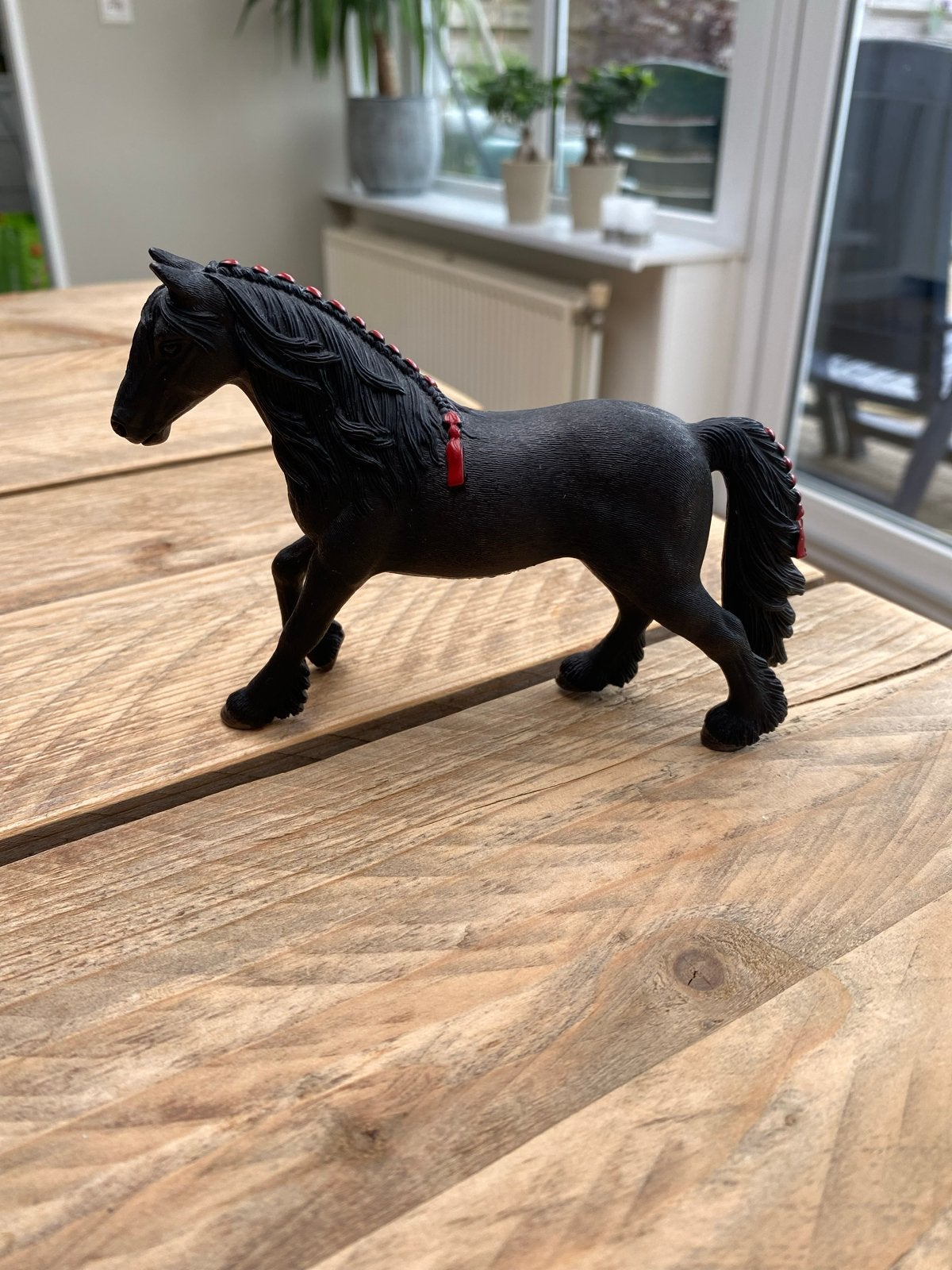 Schleich Friese merrie met vlechtjes, Ophalen of Verzenden, Zo goed als nieuw