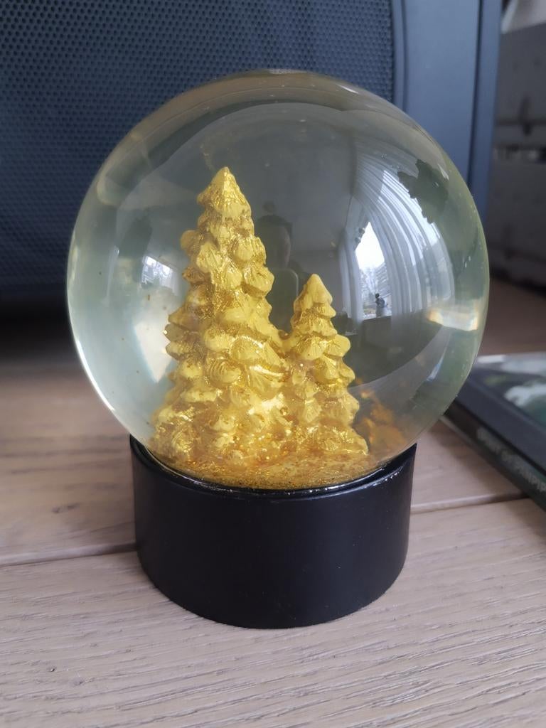 Kerst sneeuwbol/snowglobe met gouden glitters, Ophalen of Verzenden, Nieuw