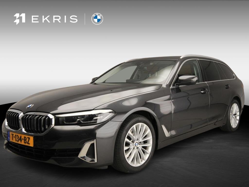 BMW 5 Serie Touring 520i | LED | Leder | Navigatie | Comfort, Automaat, Gebruikt, Euro 6, 4 cilinders