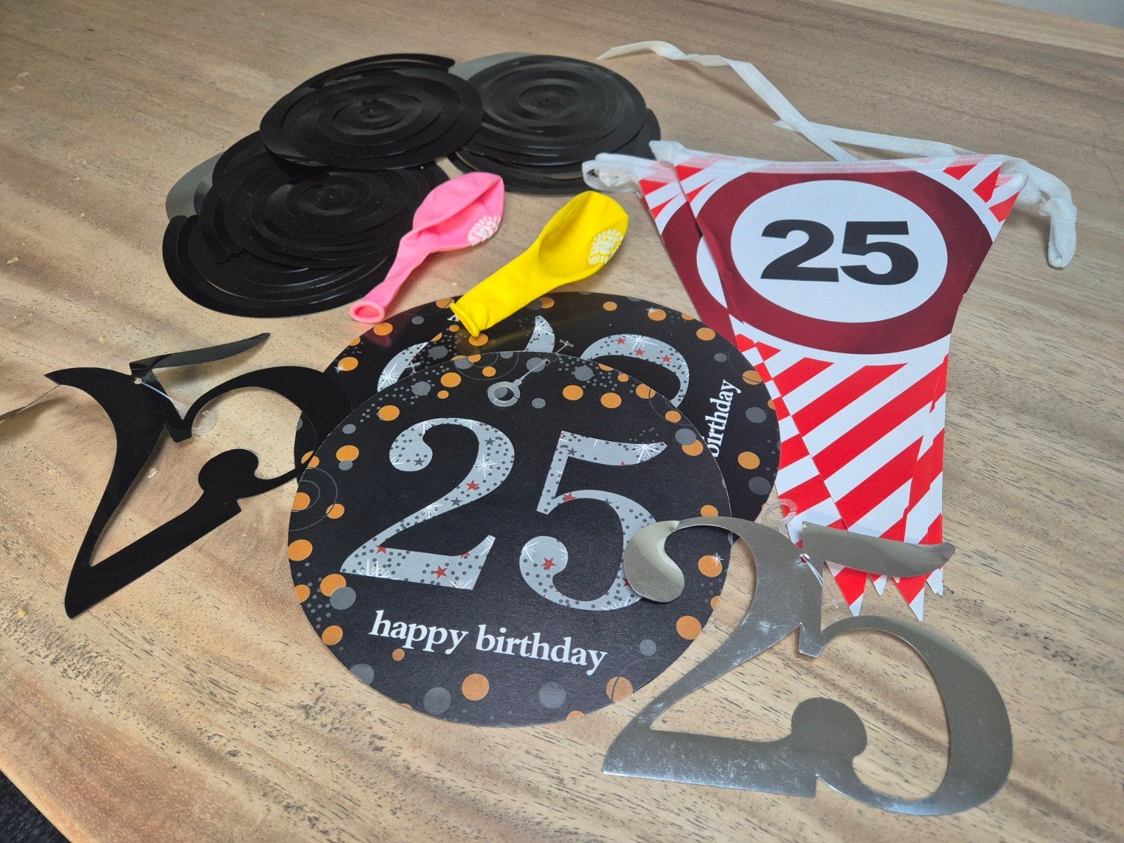 Slinger en versieringen voor 25 jaar, Ophalen, Zo goed als nieuw, Versiering, Verjaardag