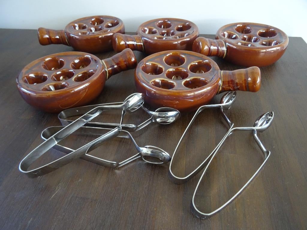Slakkenschaaltjes vintage slakkentangen WMF escargot tang, Huis en Inrichting, Keuken | Servies, Ophalen of Verzenden, Overige stijlen