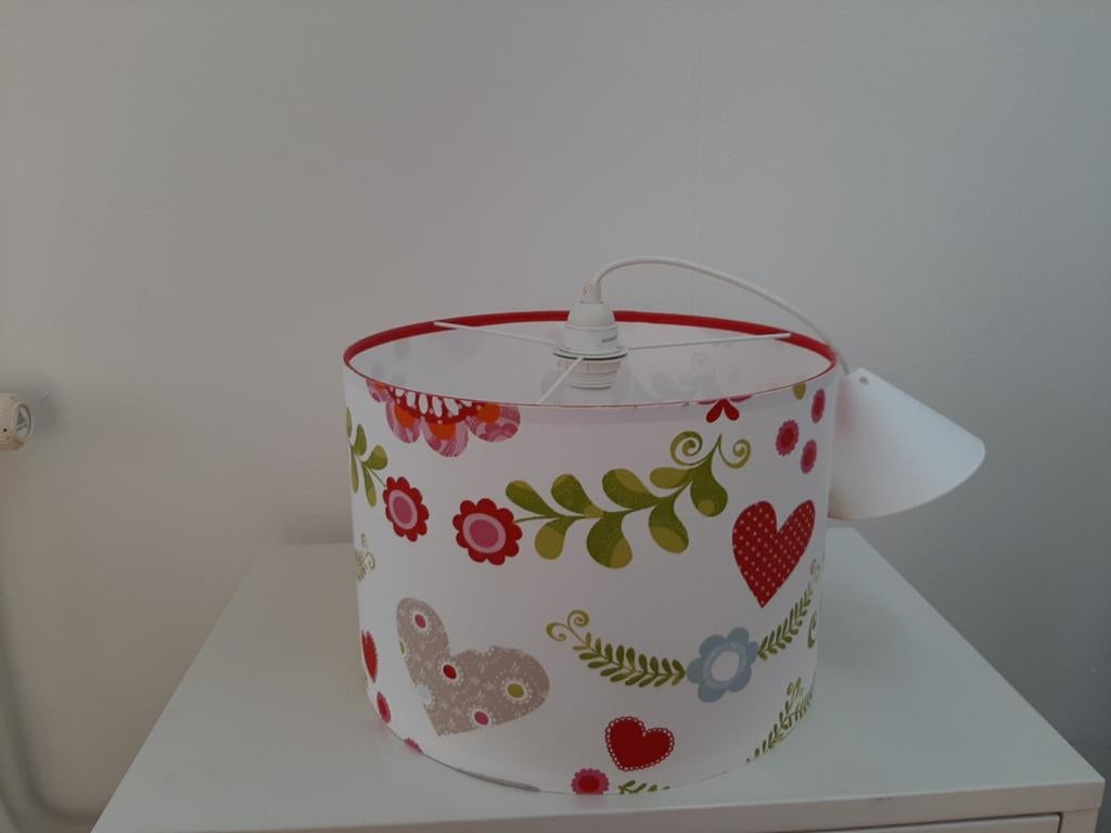 Vrolijke hanglamp met bloemenprint en hartjes z.g.a.n., Ophalen of Verzenden, Zo goed als nieuw, Lamp
