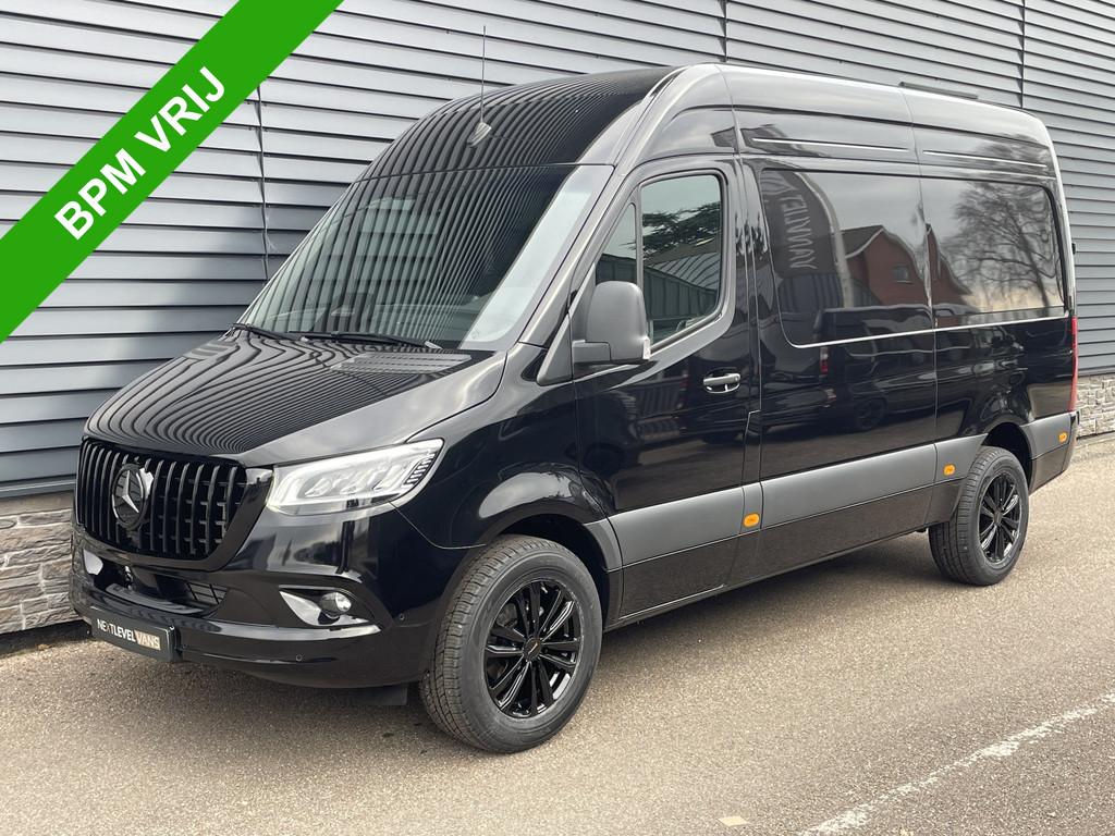 Mercedes-Benz Sprinter 319 CDI AUTOM.L2H2 RWD 190 PK 3.5 T C, Auto's, Bestelauto's, Automaat, Gebruikt, Zwart, Met garantie (alle)