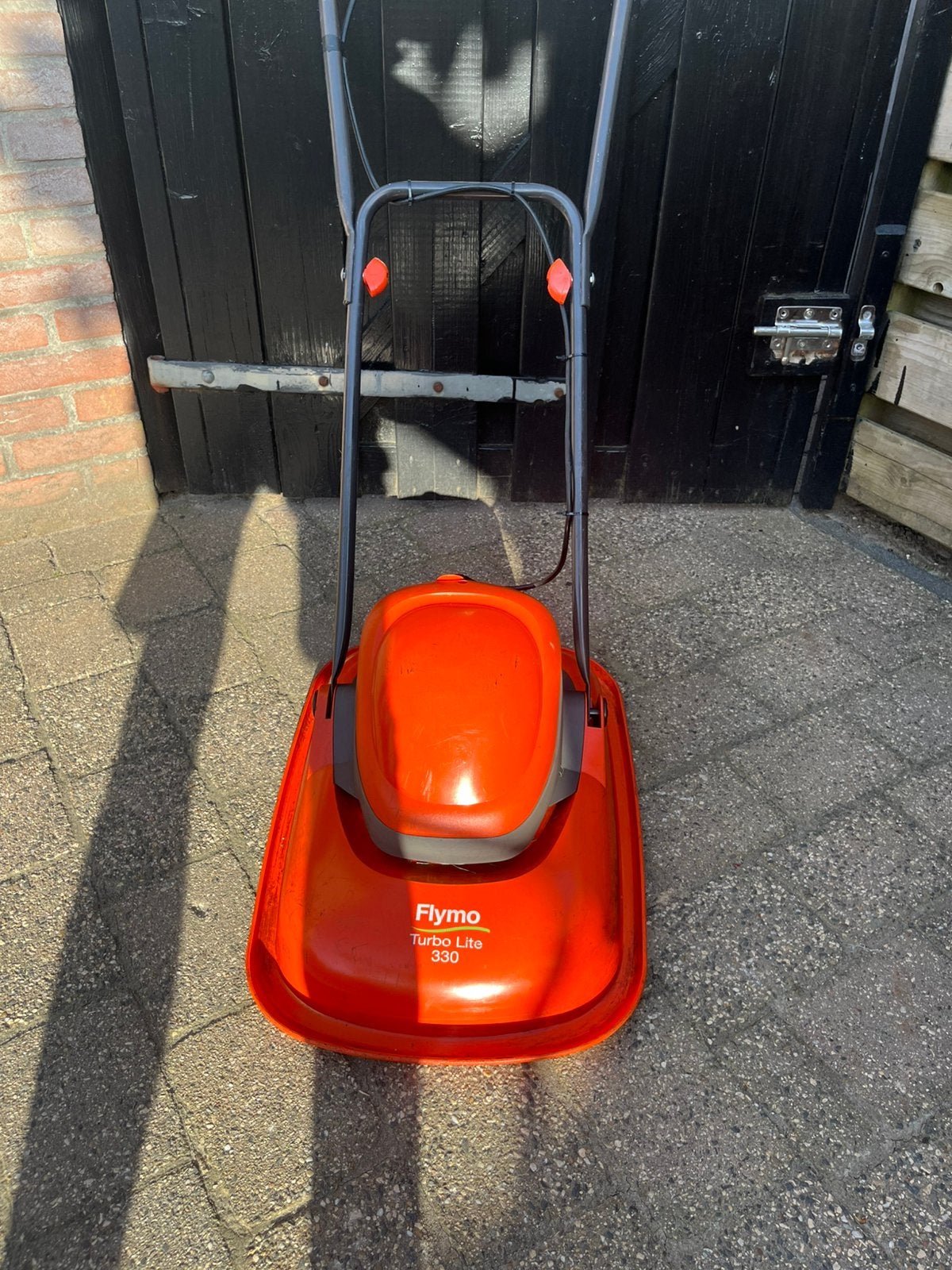 Flymo Zweefmaaier Turbo Lite 330, Zweefmaaier, Ophalen of Verzenden, Zo goed als nieuw