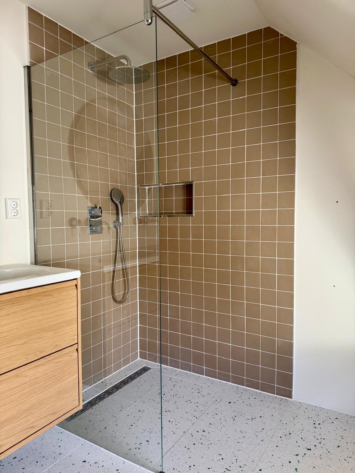 Complete badkamer, Ophalen, Zo goed als nieuw, Met douche