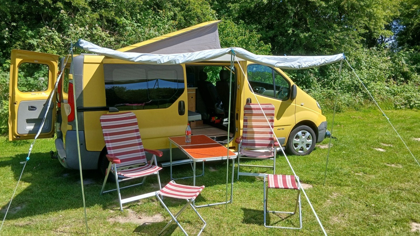 Renault Trafic Buscamper Kampeerbus Flexibel inzetbaar, Caravans en Kamperen, Tot en met 2, Diesel, Elektrische ramen, 4 tot 5 meter