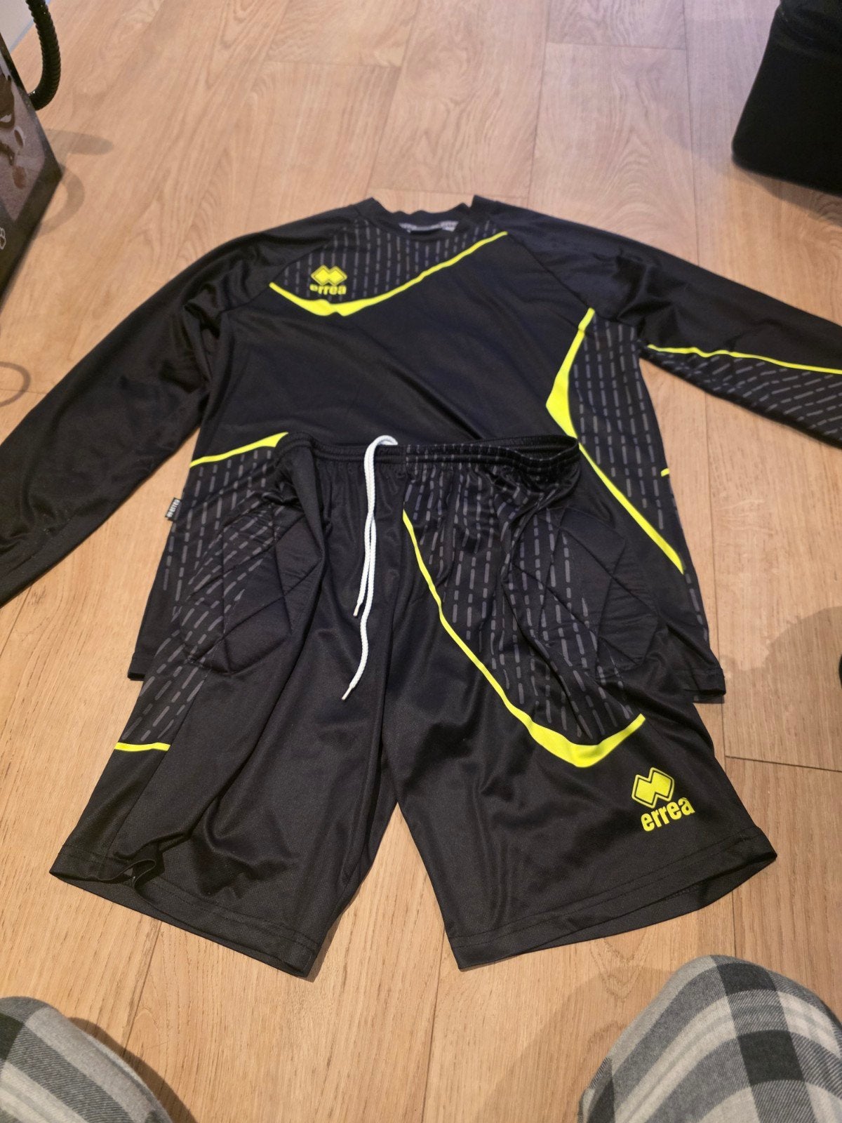 Errea keepers tenue maat M, Kleding | Heren, Sportkleding, Nieuw, Voetbal, Maat 48/50 (M), Zwart, Ophalen of Verzenden