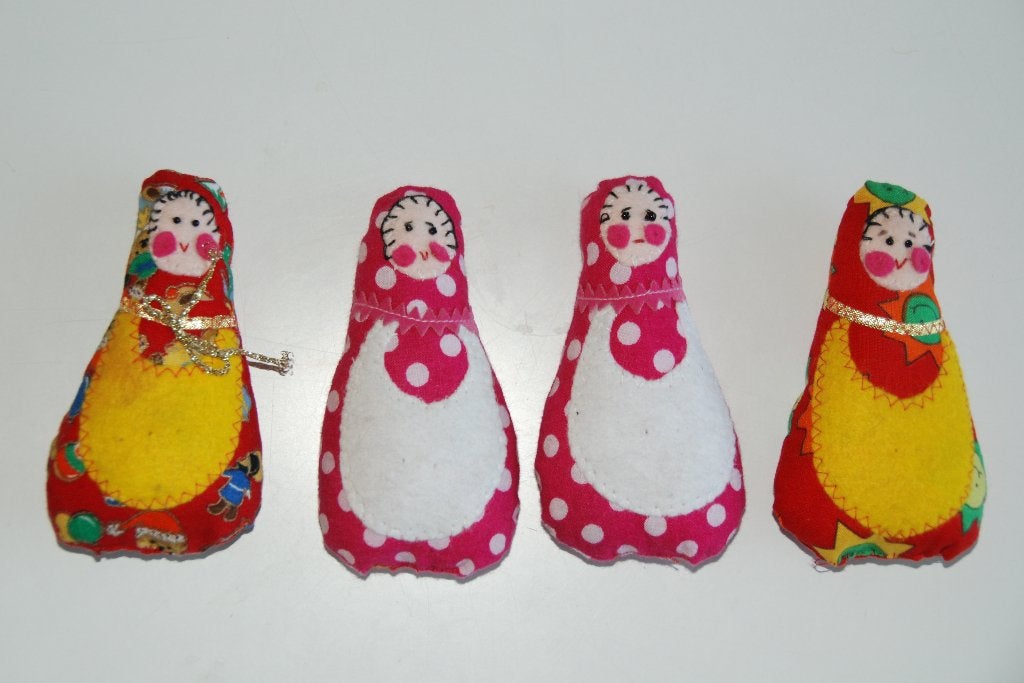 4 Stoffen poppetjes Babouska / Baboesjka stijl, Verzenden