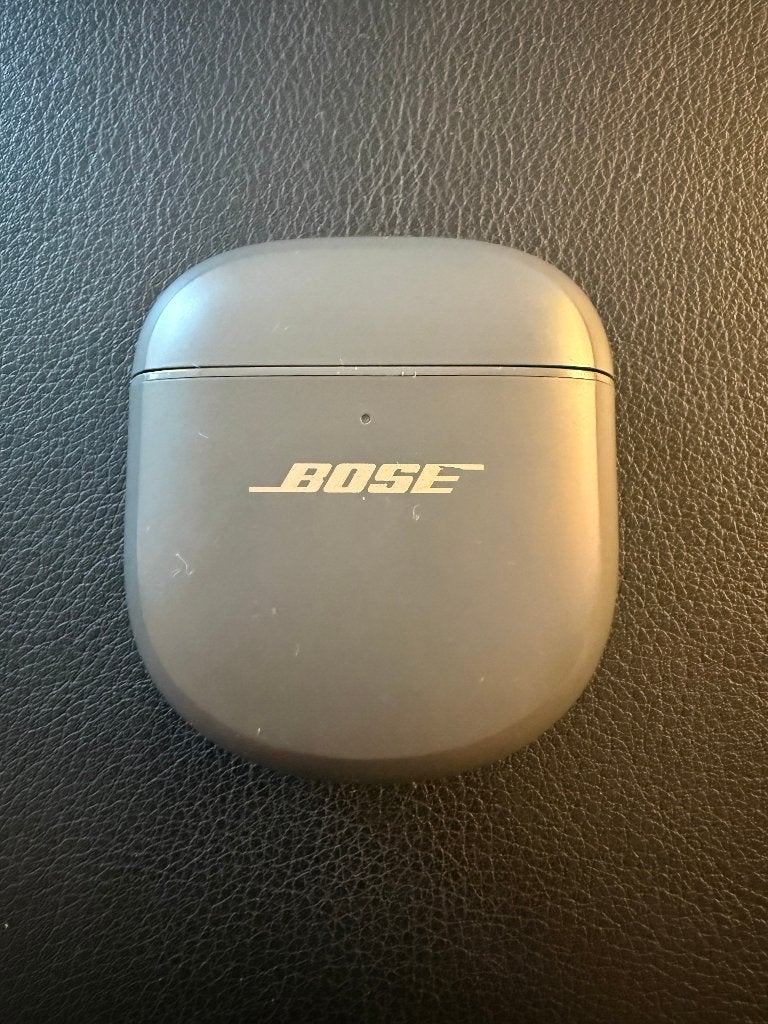 Bose QuietComfort II 435911 Gray Charging case, Gebruikt, Bose, Ophalen of Verzenden, Grijs