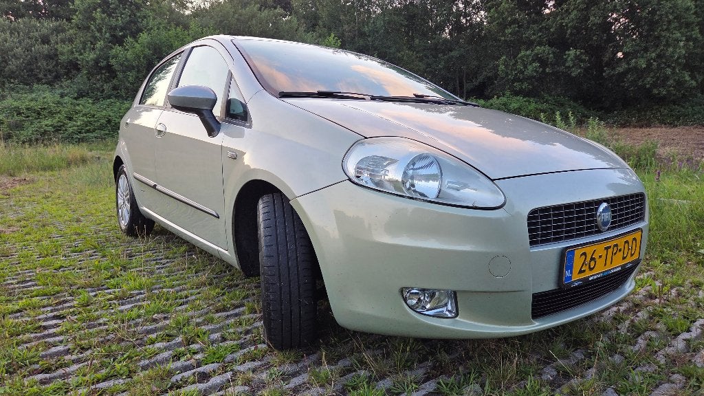 Fiat Punto 1.4 16V 5DR 2007 Beige, Auto's, Voorwielaandrijving, Stof, 40 €/maand, Beige
