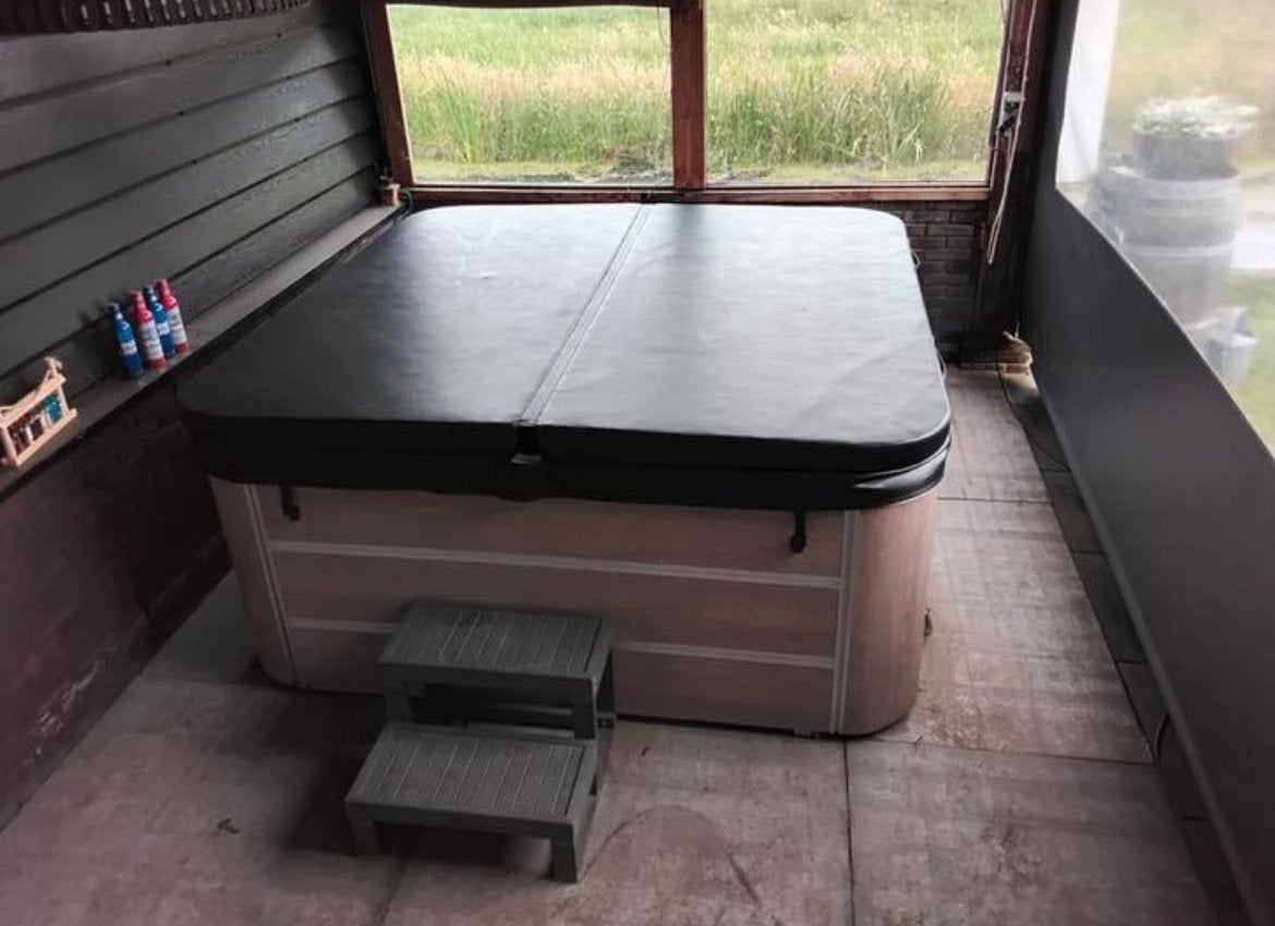 Jacuzzi met LED verlichting en Balboa besturing, Ophalen, Gebruikt, Afdekzeil, Vast