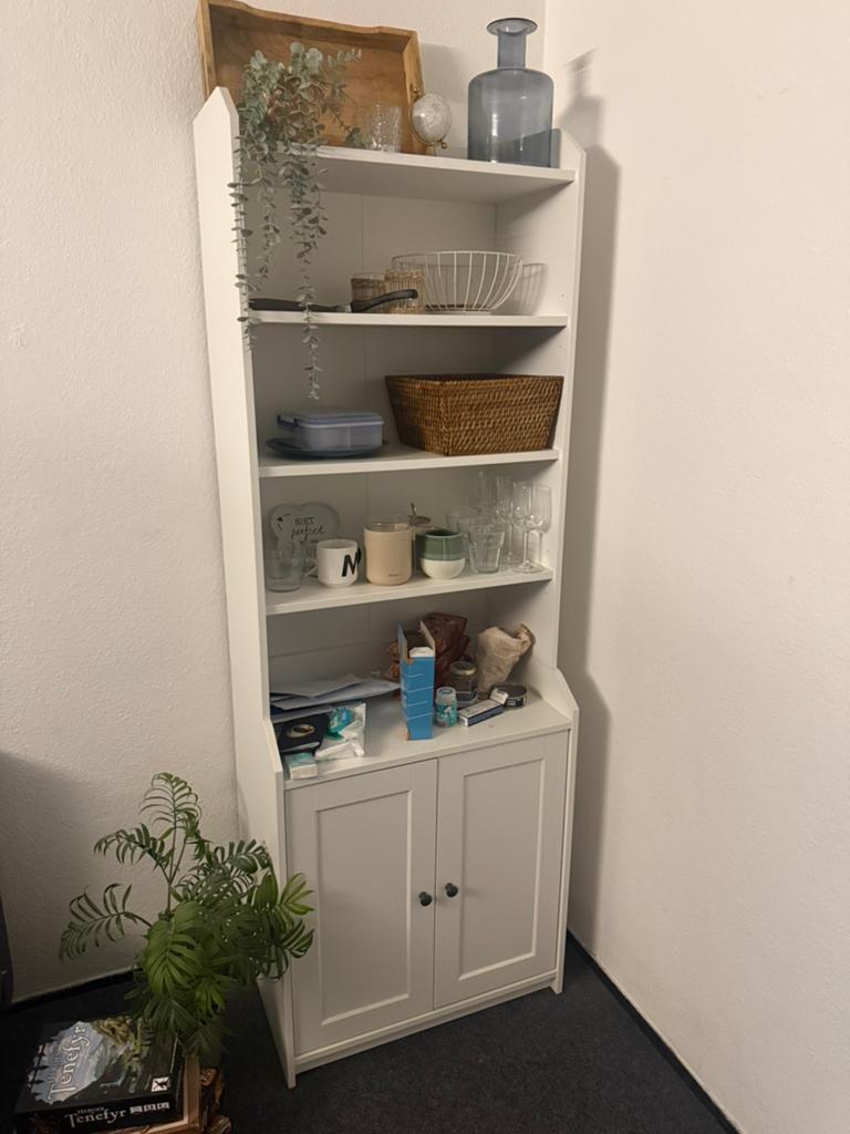 IKEA Hauga hoge kast, Huis en Inrichting, Kasten | Buffetkasten, Ophalen, Met deur(en), 50 tot 100 cm, Zo goed als nieuw
