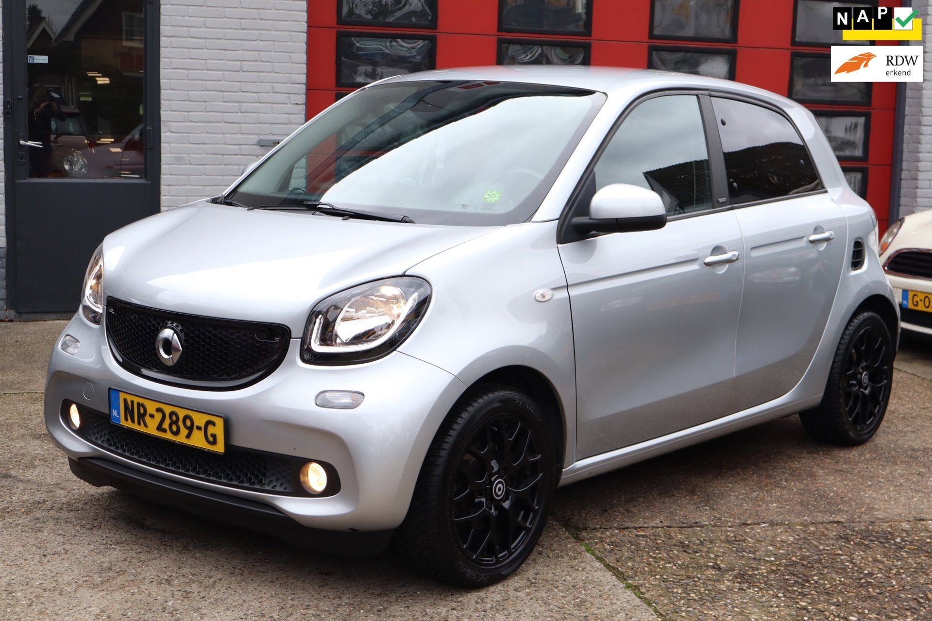 Smart Forfour 1.0 Turbo Passion AUTOMAAT, 90 PK ,OH Boekjes, Auto's, Automaat, Achterwielaandrijving, Gebruikt, 4 stoelen