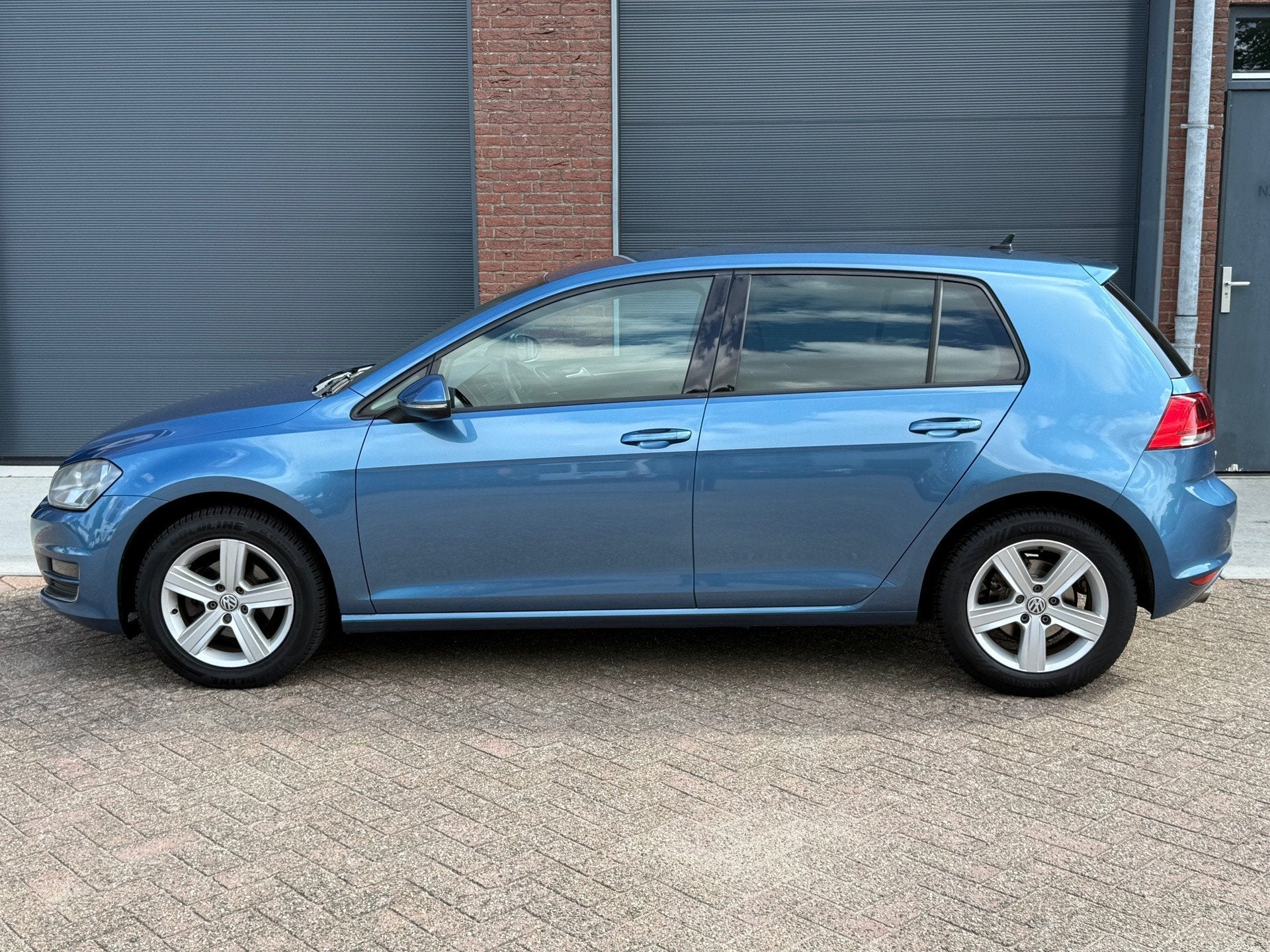 Volkswagen Golf 1.2 TSI Highline nederlandse auto, Auto's, Euro 5, Gebruikt, 4 cilinders, Blauw