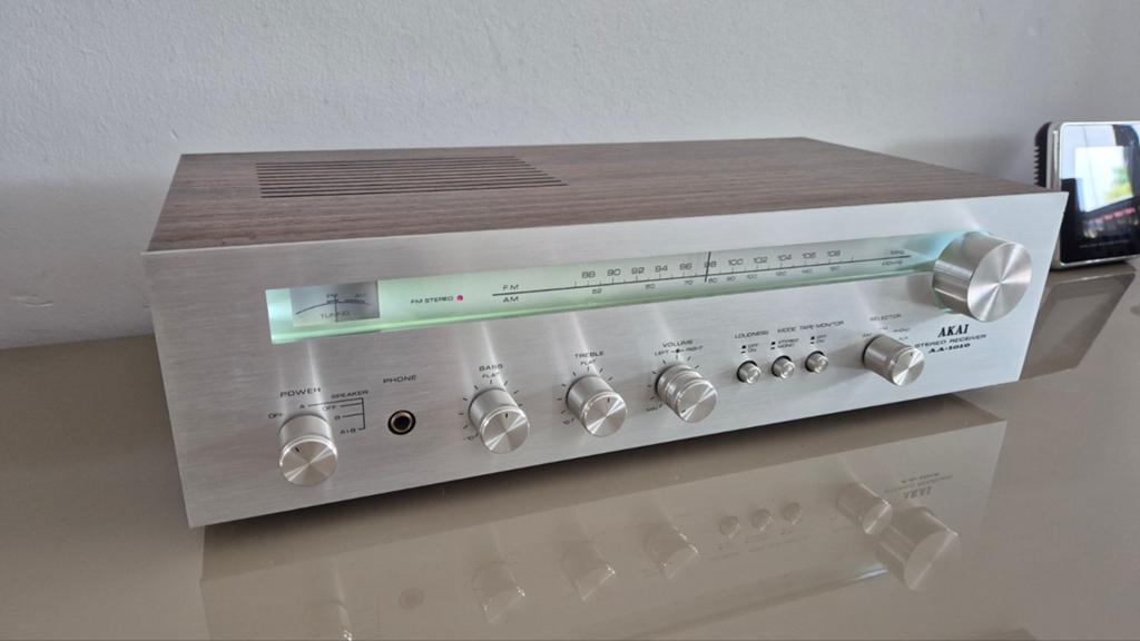 Akai AA-1010 Vintage Stereo Receiver - Houten Kast, Overige merken, Gebruikt, Ophalen of Verzenden, Minder dan 60 watt