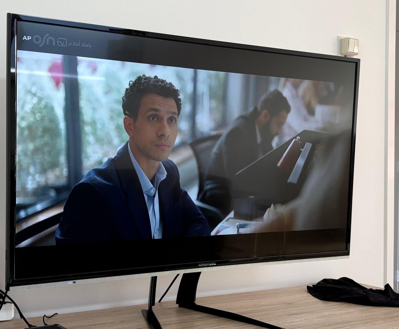Grundig tv, Ophalen, Gebruikt, 50 Hz, 100 cm of meer
