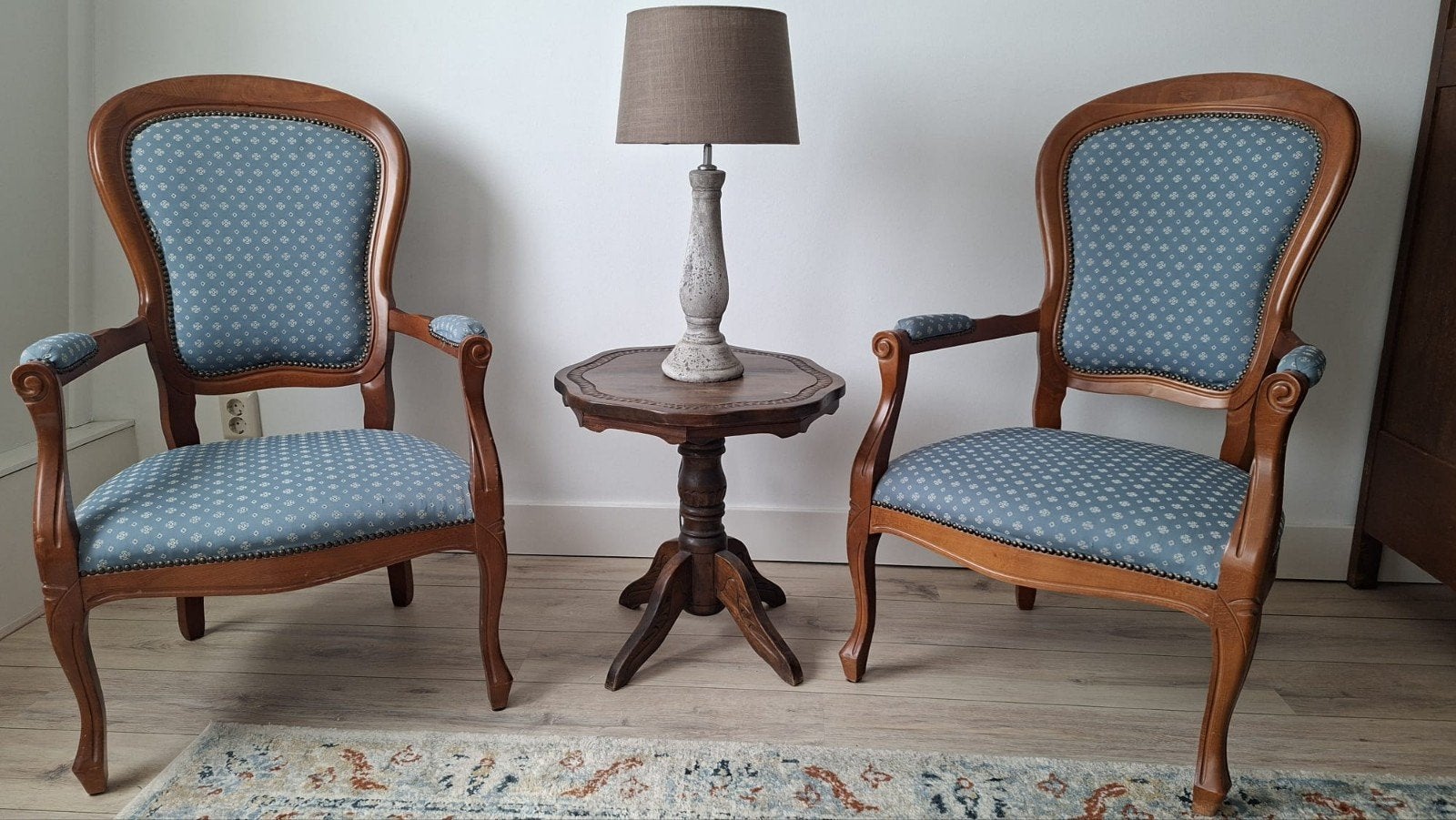 Antieke Franse fauteuils inclusief antieke bijzet tafel., Antiek en Kunst, Antiek | Meubels | Stoelen en Banken, Ophalen